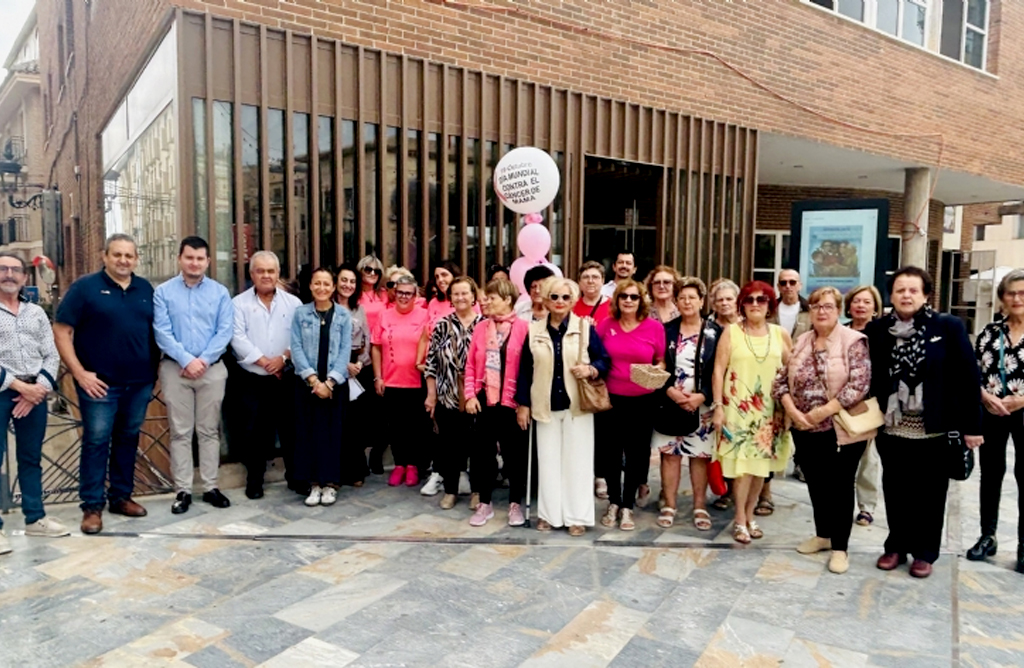Totana conmemora el Día Internacional del Cáncer de Mama